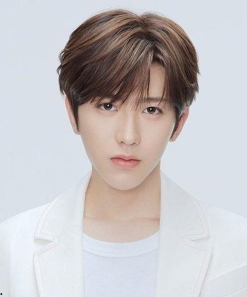 娱乐吃瓜赵丽颖蔡徐坤,吃瓜群众热议不断